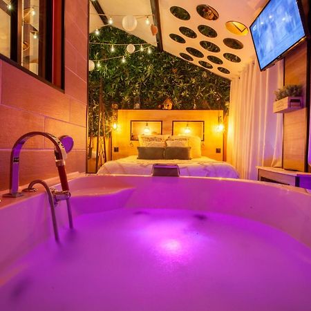 Love Room Romantique Les Petits Plaisirs Анже Екстериор снимка