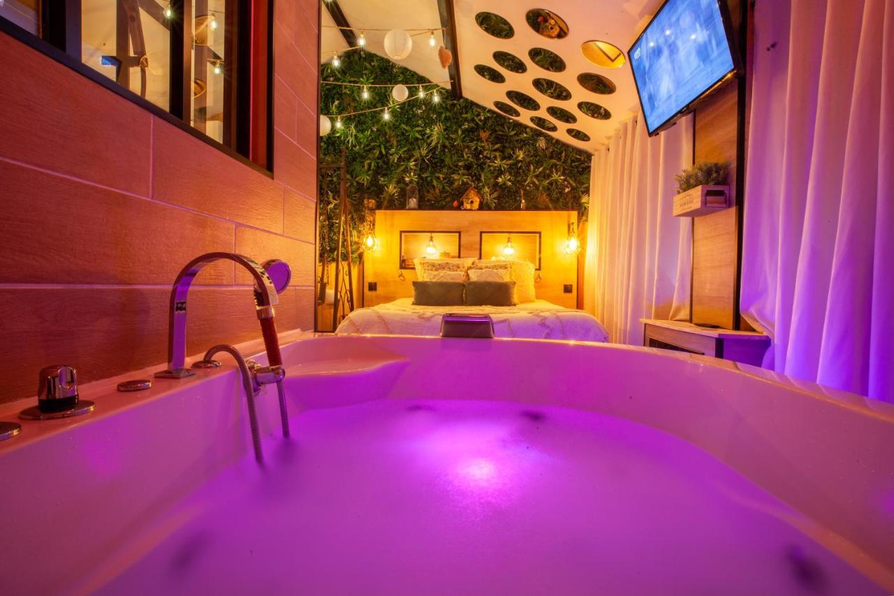 Love Room Romantique Les Petits Plaisirs Анже Екстериор снимка